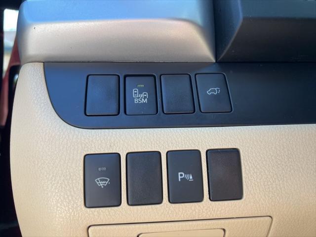 used 2016 Toyota Highlander car, priced at $19,158