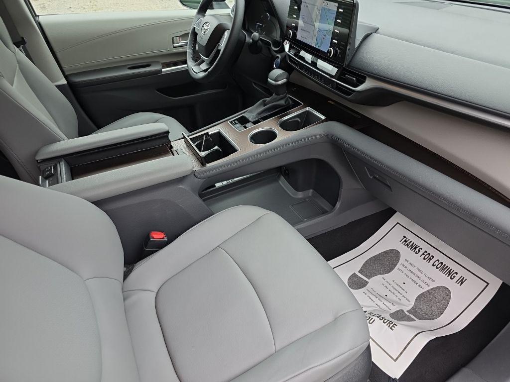 used 2022 Toyota Sienna car, priced at $44,603