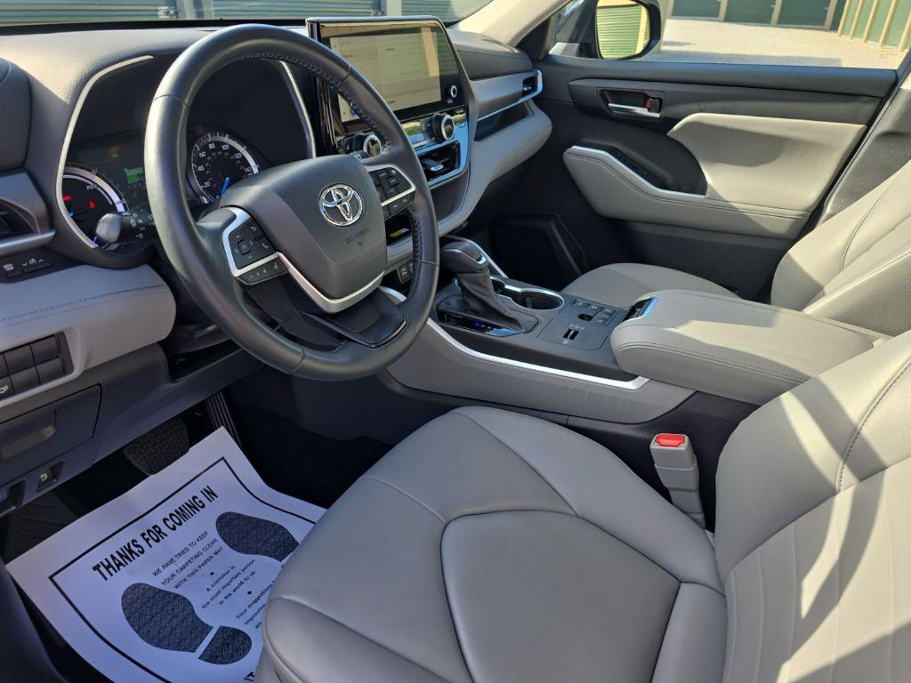 used 2023 Toyota Highlander Hybrid car, priced at $38,457