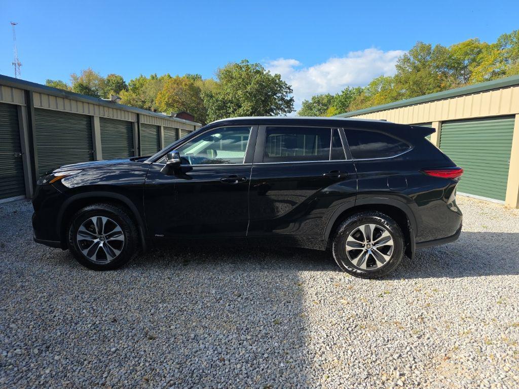 used 2023 Toyota Highlander Hybrid car, priced at $38,457