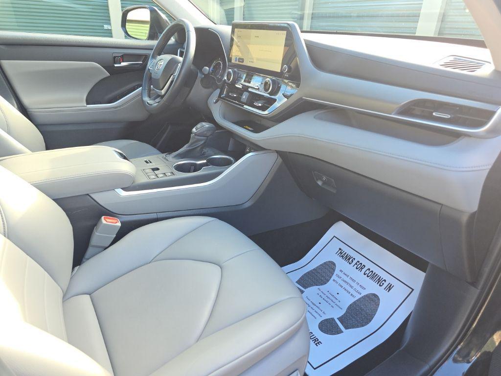 used 2023 Toyota Highlander Hybrid car, priced at $38,457