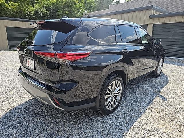 used 2022 Toyota Highlander car, priced at $42,020