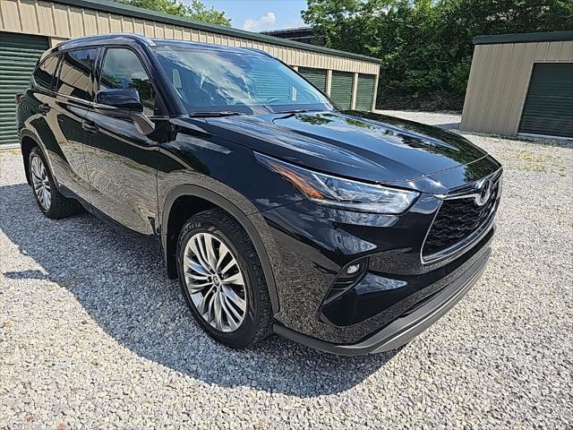 used 2022 Toyota Highlander car, priced at $42,020