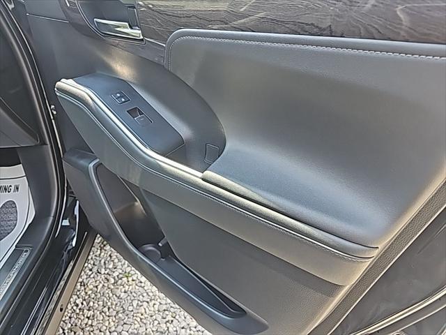 used 2022 Toyota Highlander car, priced at $42,020