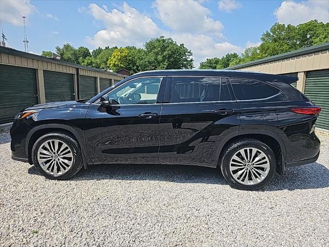 used 2022 Toyota Highlander car, priced at $42,020