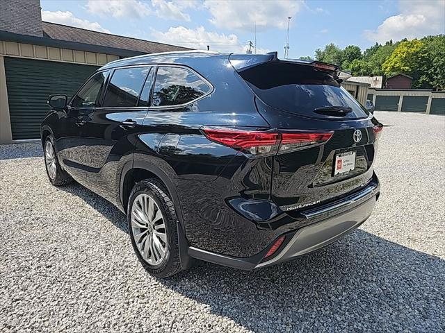 used 2022 Toyota Highlander car, priced at $42,020