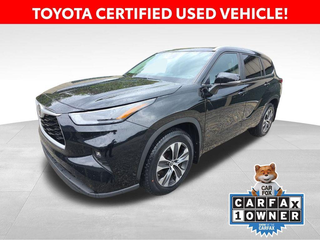 used 2023 Toyota Highlander car, priced at $37,625
