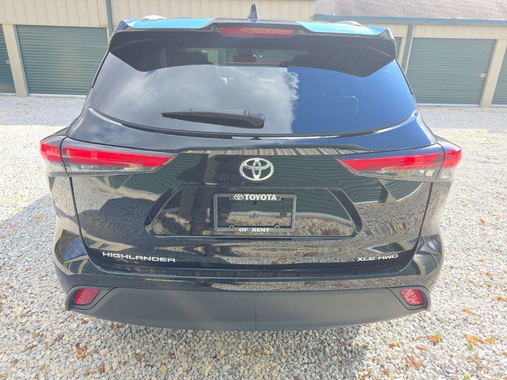 used 2023 Toyota Highlander car, priced at $37,966