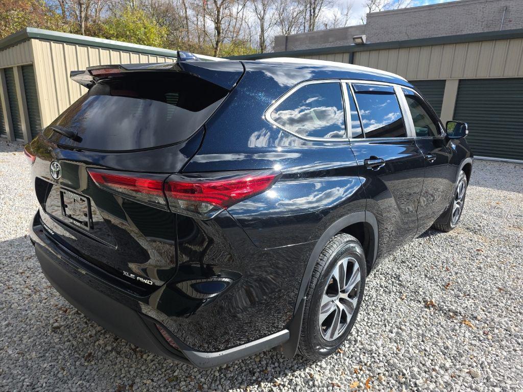 used 2023 Toyota Highlander car, priced at $37,966