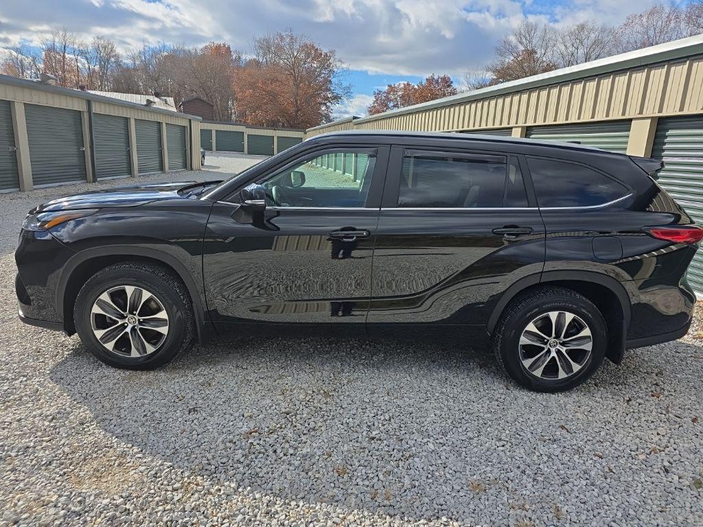 used 2023 Toyota Highlander car, priced at $37,966