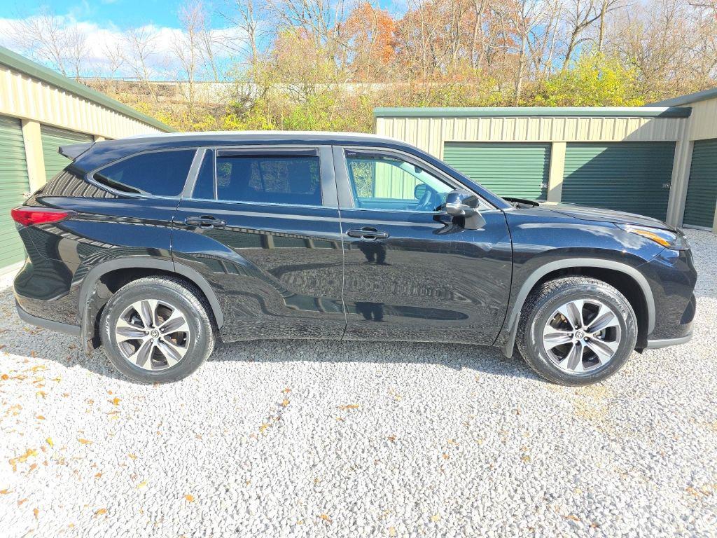 used 2023 Toyota Highlander car, priced at $37,966