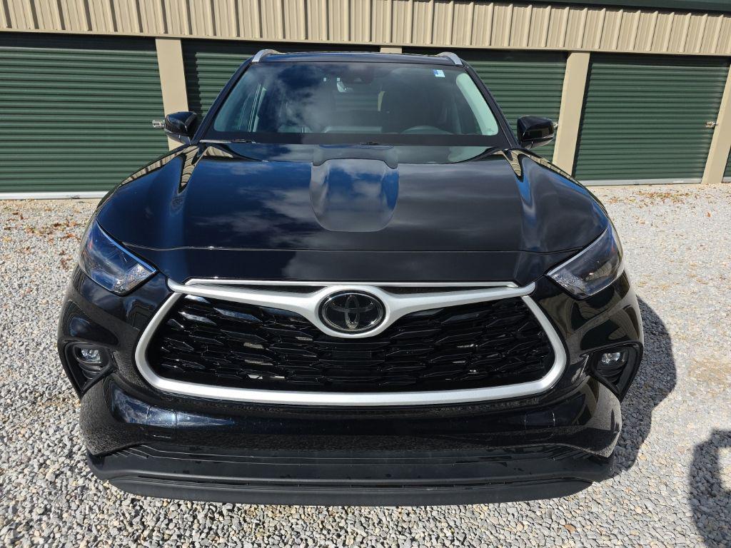 used 2023 Toyota Highlander car, priced at $37,966