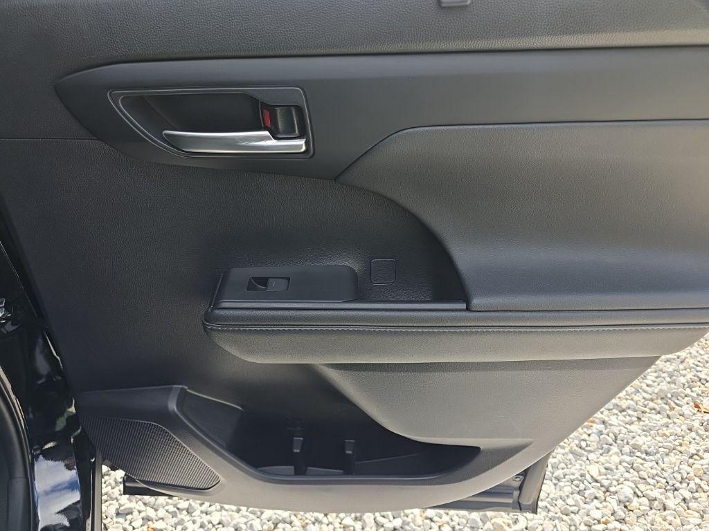 used 2023 Toyota Highlander car, priced at $37,966