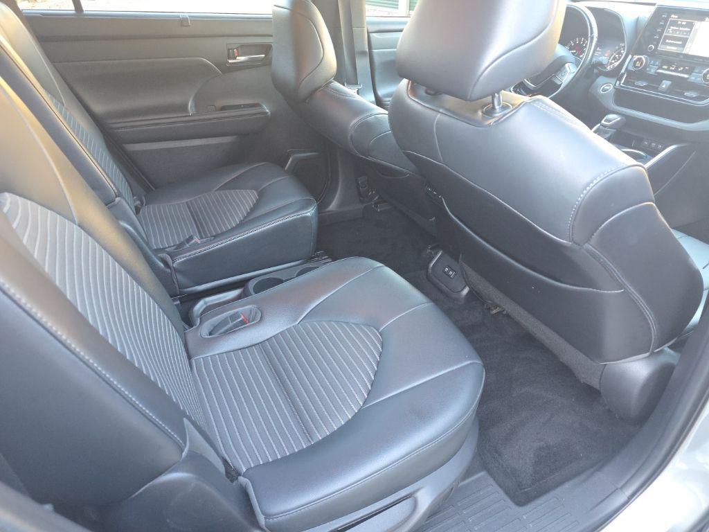 used 2021 Toyota Highlander car, priced at $29,375