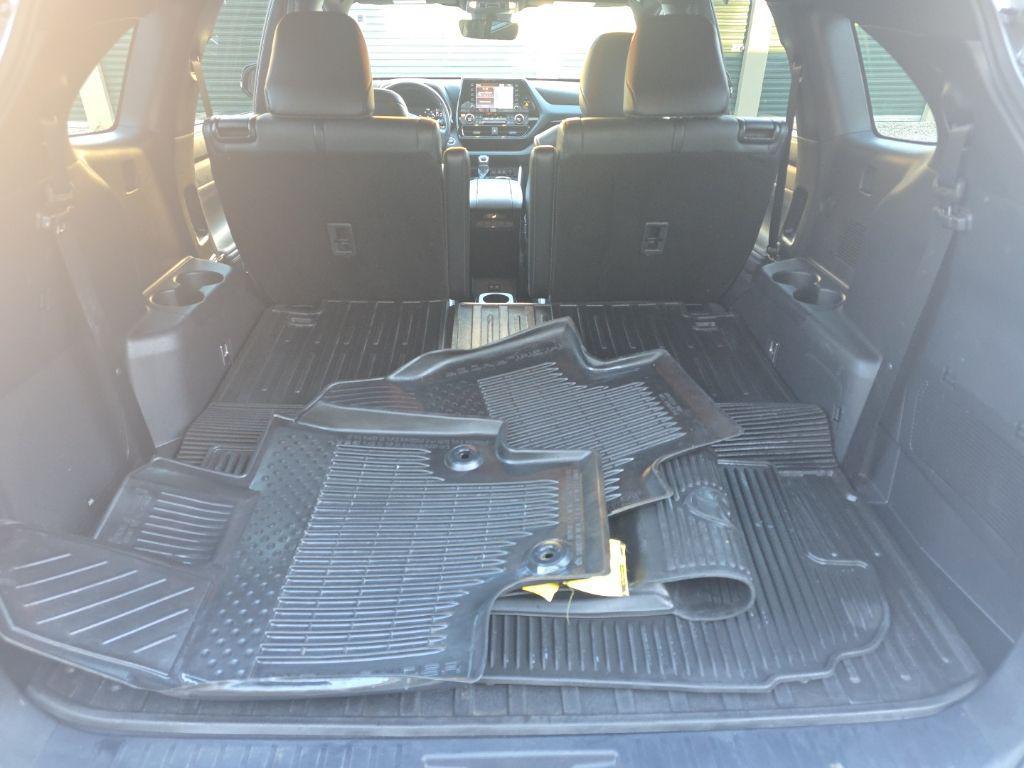 used 2021 Toyota Highlander car, priced at $29,375