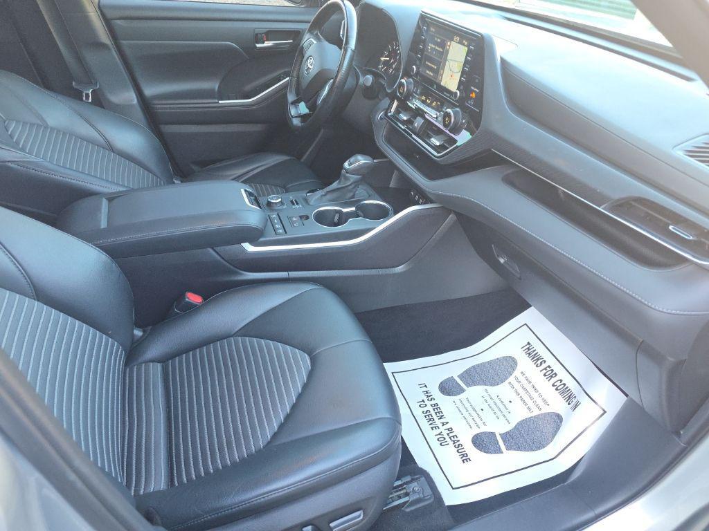 used 2021 Toyota Highlander car, priced at $29,375