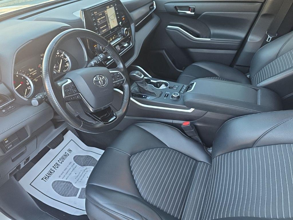 used 2021 Toyota Highlander car, priced at $29,375