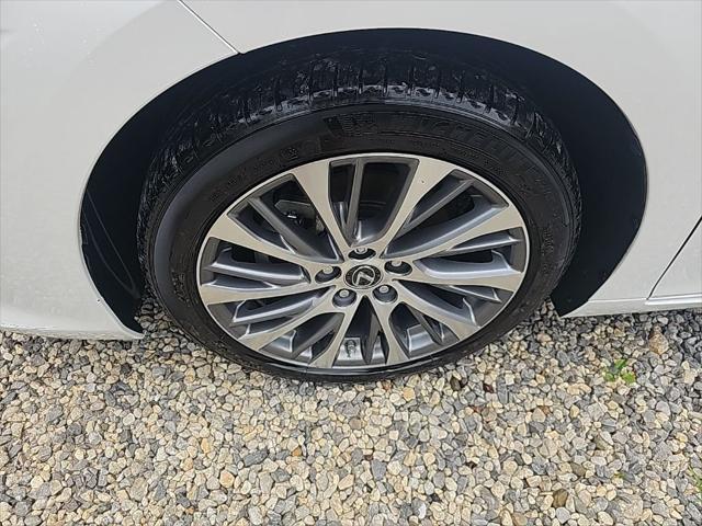 used 2021 Lexus ES 250 car, priced at $28,464