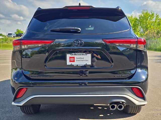 used 2022 Toyota Highlander car, priced at $41,949
