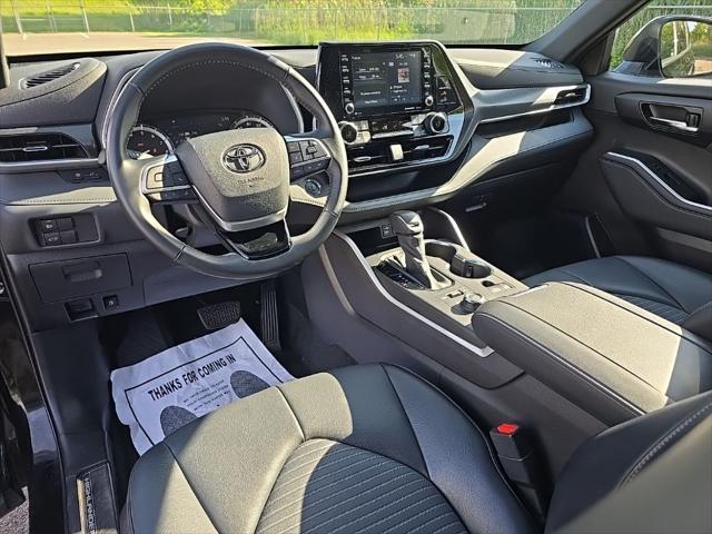 used 2022 Toyota Highlander car, priced at $41,949