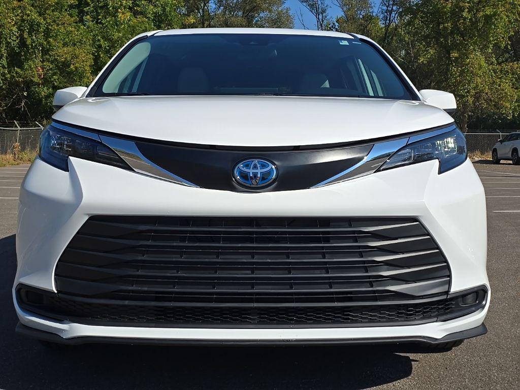 used 2025 Toyota Sienna car, priced at $44,530