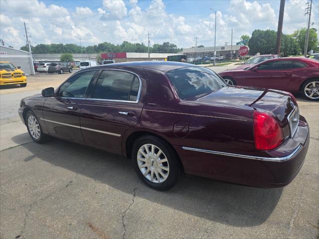 used 2007 Lincoln Town Car car, priced at $8,650
