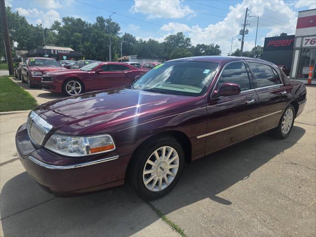 used 2007 Lincoln Town Car car, priced at $8,650