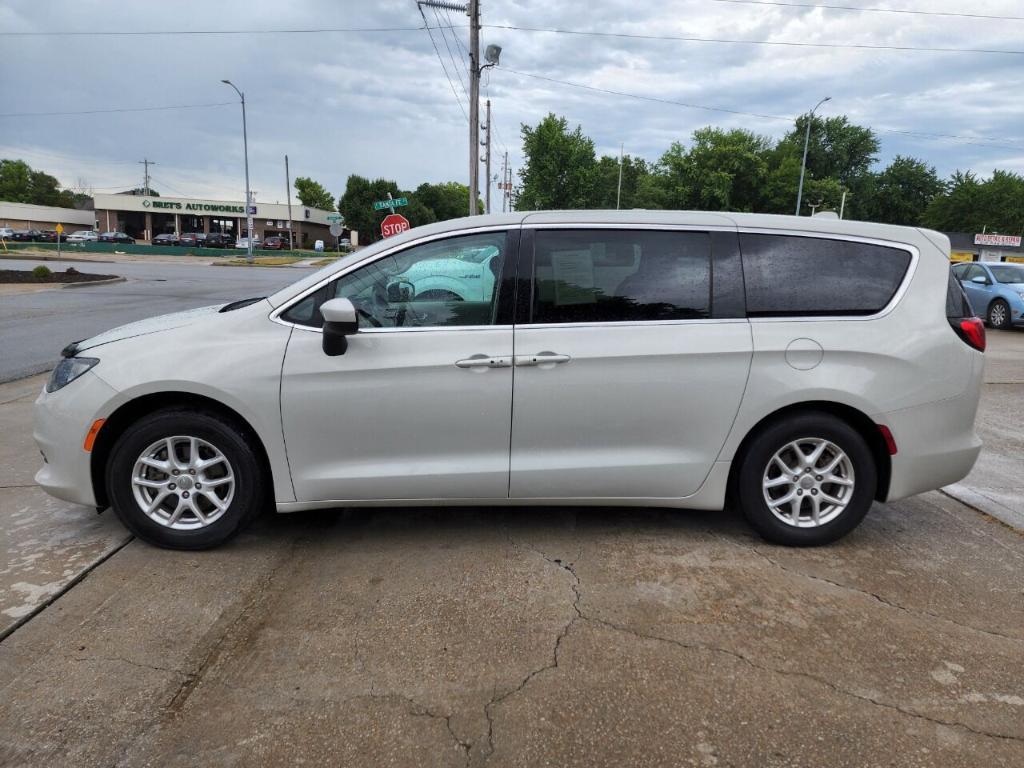 used 2017 Chrysler Pacifica car, priced at $16,950