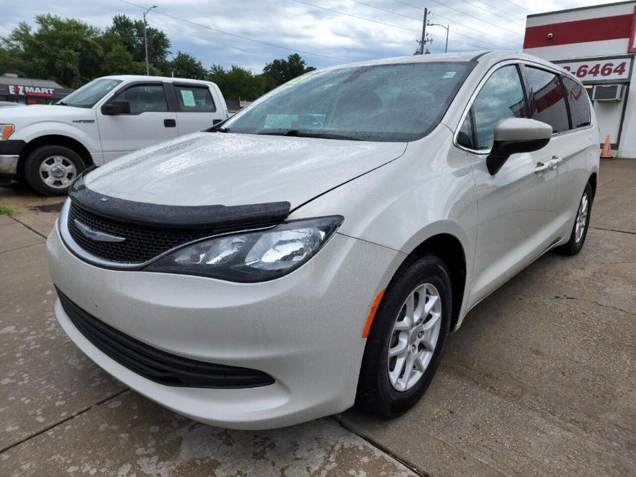 used 2017 Chrysler Pacifica car, priced at $17,950