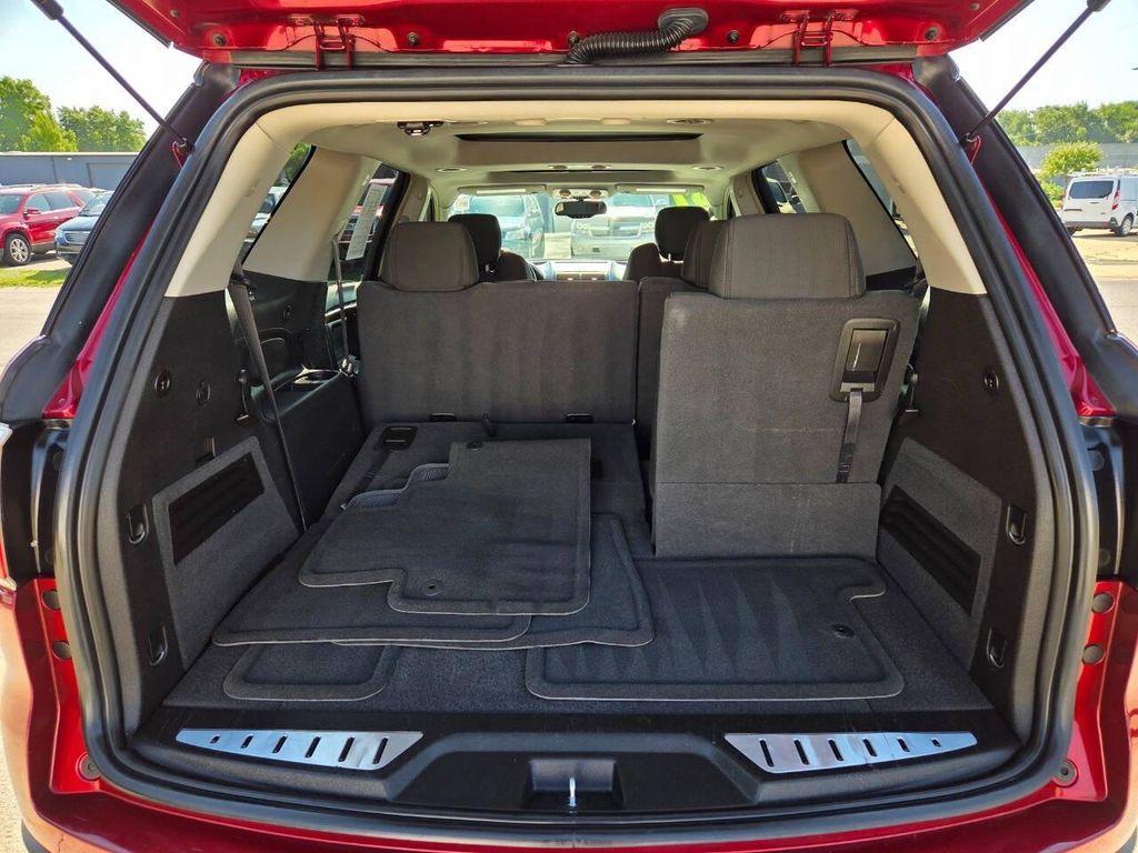 used 2007 Saturn Outlook car, priced at $5,650