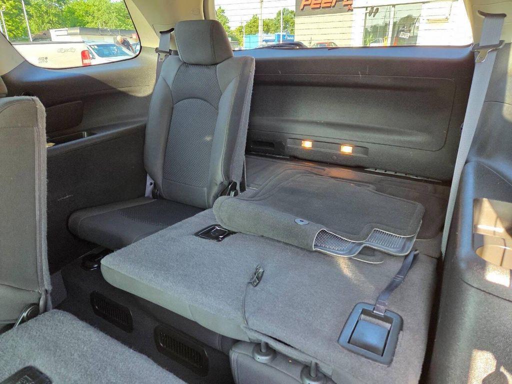 used 2007 Saturn Outlook car, priced at $5,650
