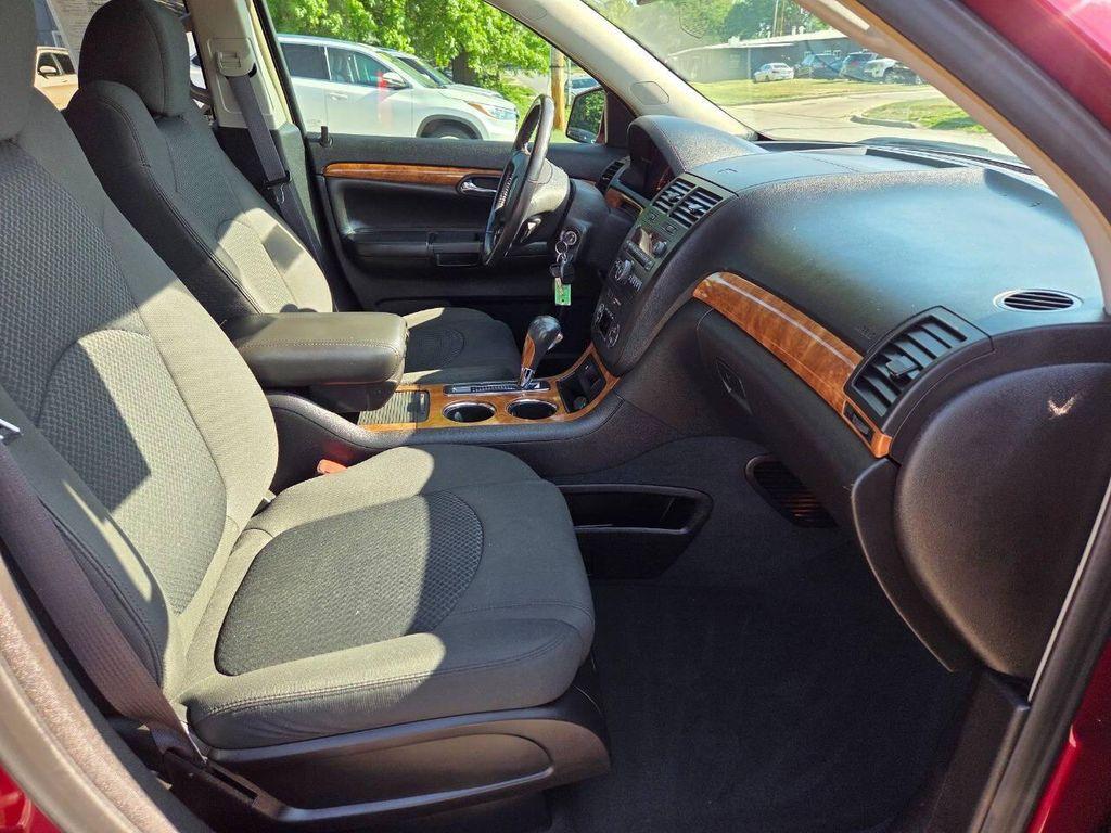 used 2007 Saturn Outlook car, priced at $5,650