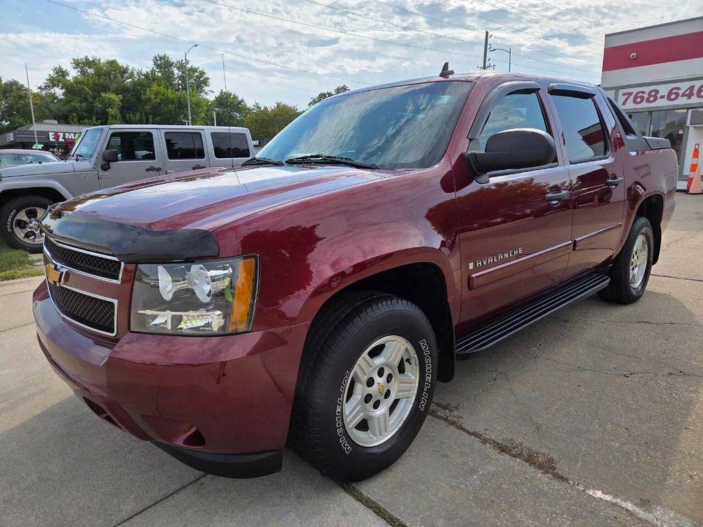 used 2008 Chevrolet Avalanche car, priced at $11,950
