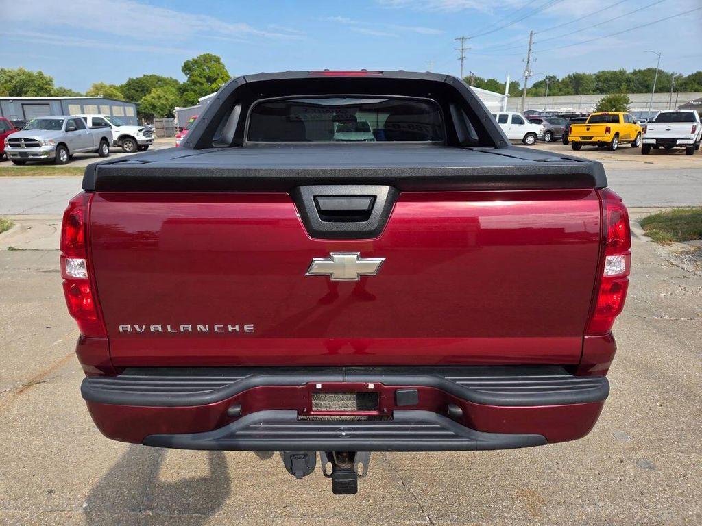 used 2008 Chevrolet Avalanche car, priced at $11,950