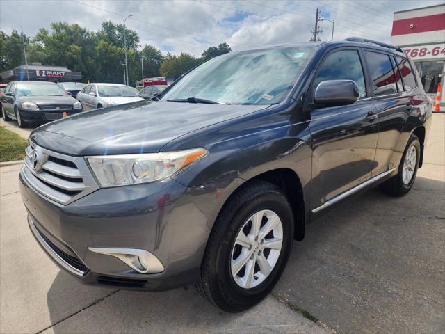 used 2011 Toyota Highlander car, priced at $15,950