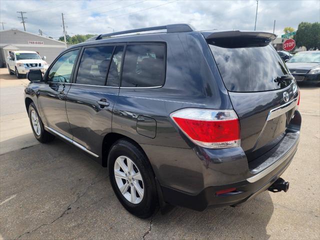 used 2011 Toyota Highlander car, priced at $15,950