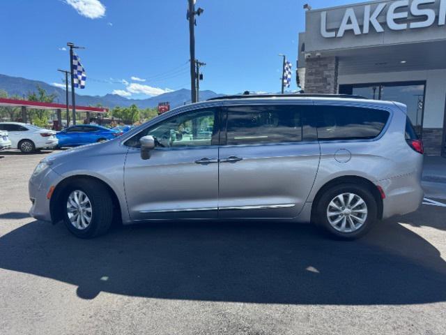 used 2017 Chrysler Pacifica car, priced at $13,800