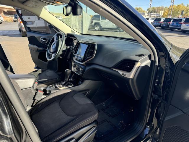 used 2017 Jeep Cherokee car