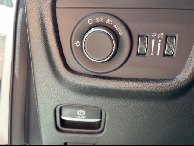 used 2023 Jeep Grand Cherokee car, priced at $25,900