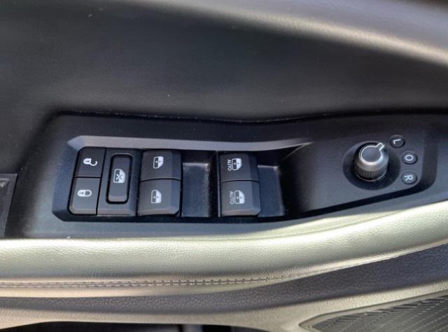 used 2023 Jeep Grand Cherokee car, priced at $25,900