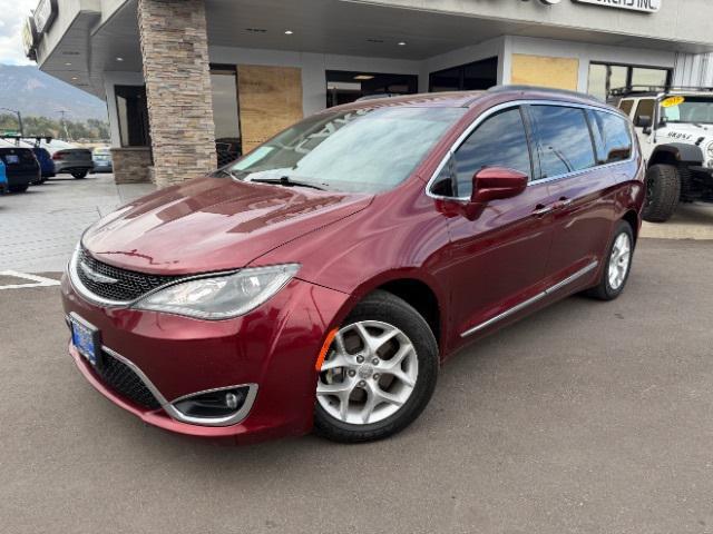 used 2017 Chrysler Pacifica car, priced at $15,500