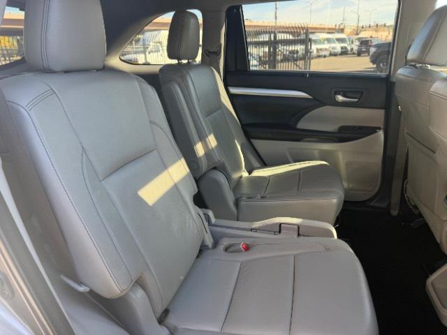 used 2018 Toyota Highlander car, priced at $26,800