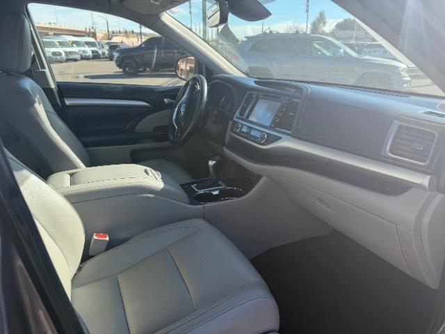 used 2018 Toyota Highlander car, priced at $26,800