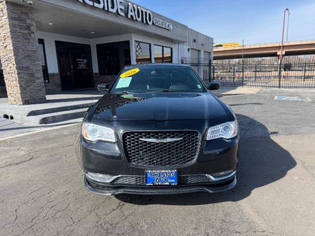 used 2016 Chrysler 300 car