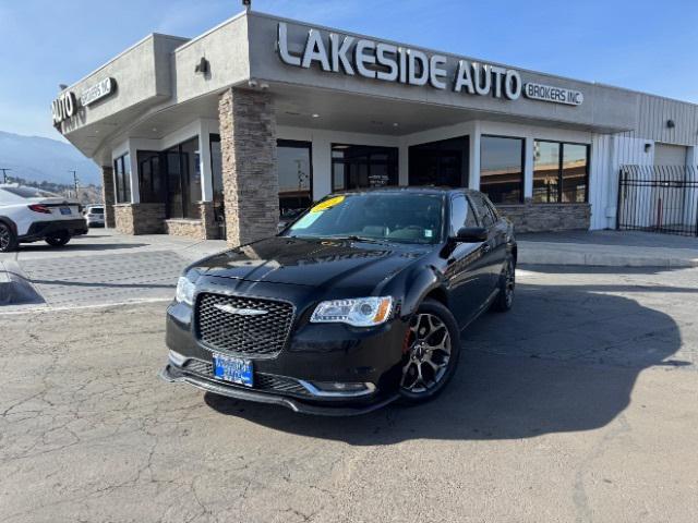 used 2016 Chrysler 300 car