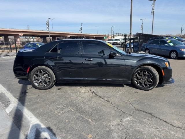 used 2016 Chrysler 300 car