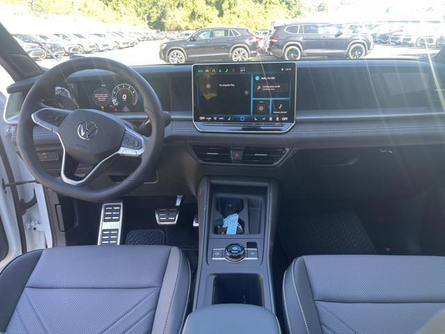 new 2025 Volkswagen Tiguan car, priced at $37,821