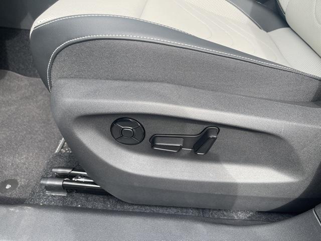 new 2025 Volkswagen Tiguan car, priced at $34,093