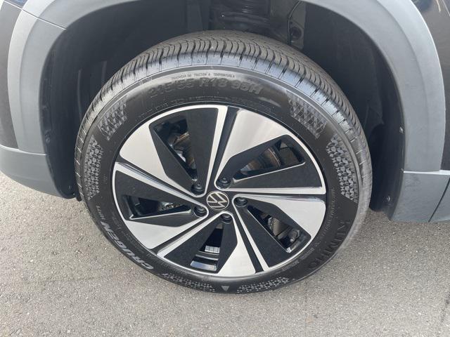 used 2024 Volkswagen Taos car, priced at $25,789