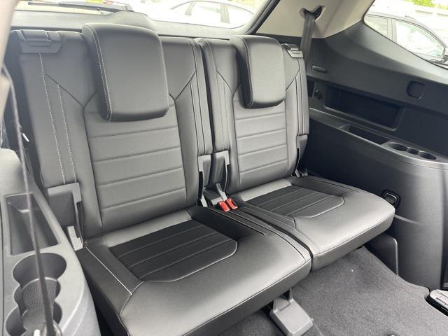 new 2025 Volkswagen Atlas car, priced at $48,071